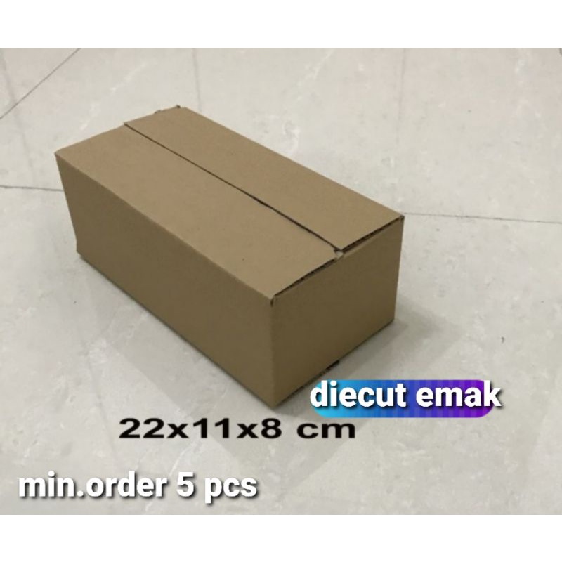 

Kardus / box / uk. 22x11x8 cm / karton packing polos baru ST