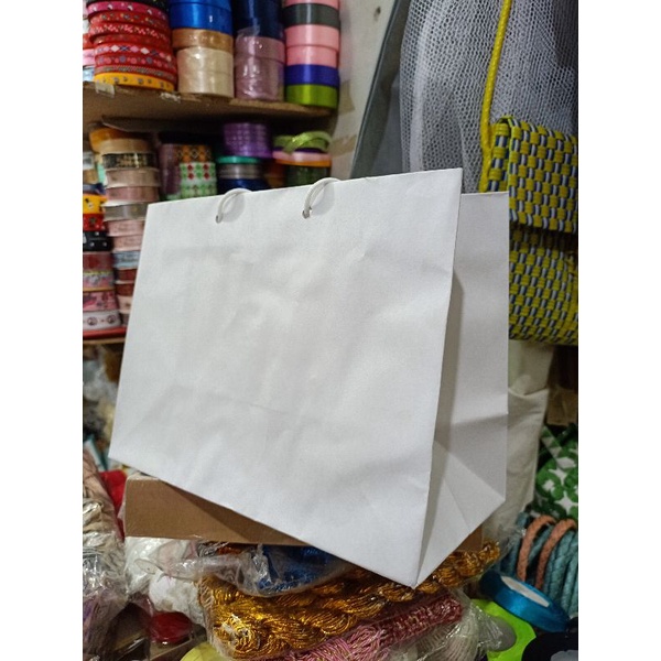 

paper bag landscape putih atau bisa buat Bolu isi 12 pcs terlaris dan termurah