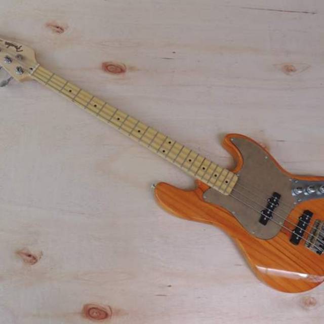 GITAR BASS FENDER JAZZ BASS