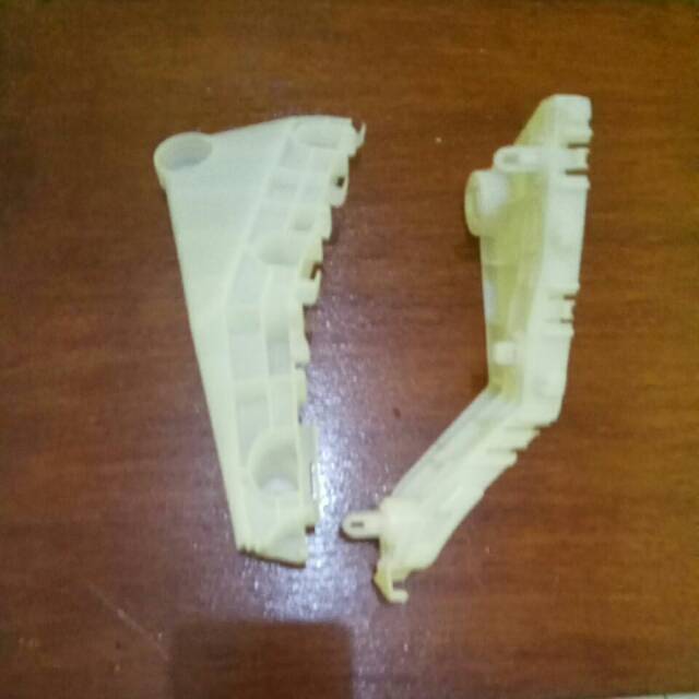 Bracket bumper depan xpander