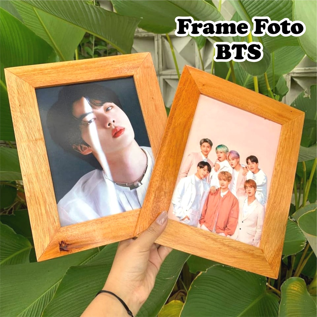 

Frame Kayu Bingkai Foto BTS Pigura Foto Walldecor Hiasan Dinding BTS