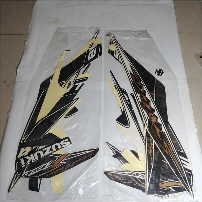 Stiker Bodi &amp; Lis Body &amp; Striping Satria Fu 2013 SE Hitam Putih