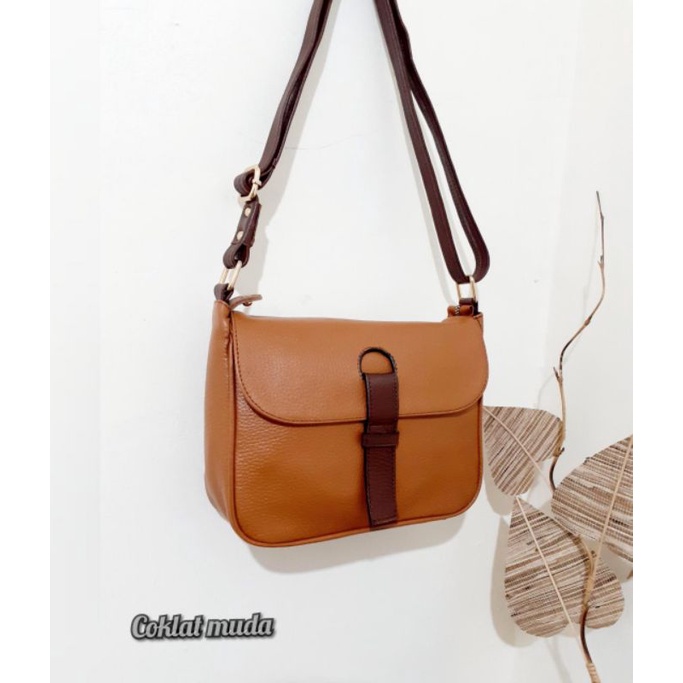 Tas Selempang Wanita / Tas Kulit Asli Garut Sukaregang