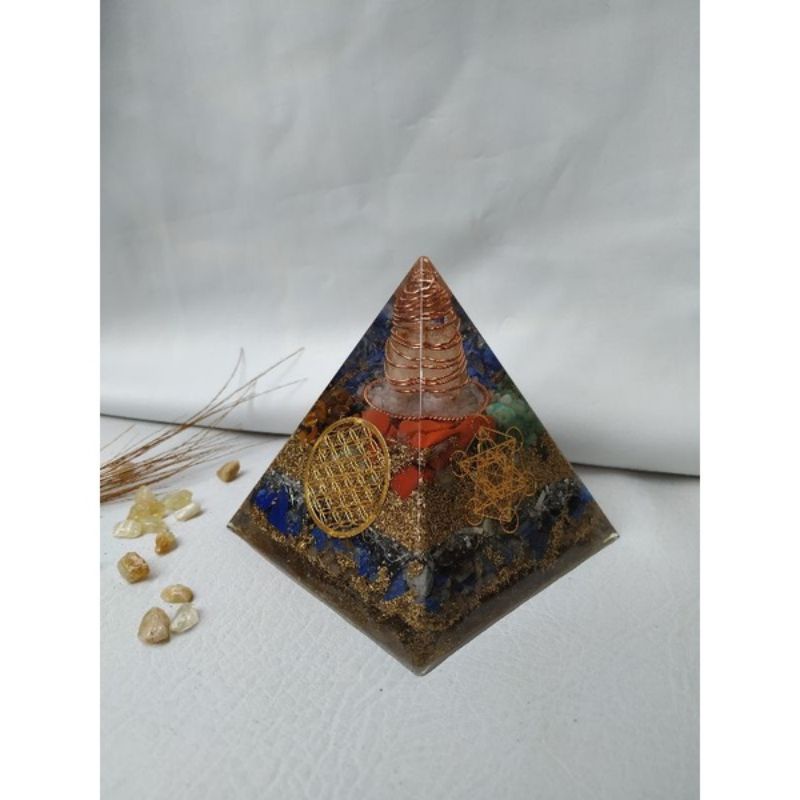 Orgonite Piramida Custom Glow In The Dark