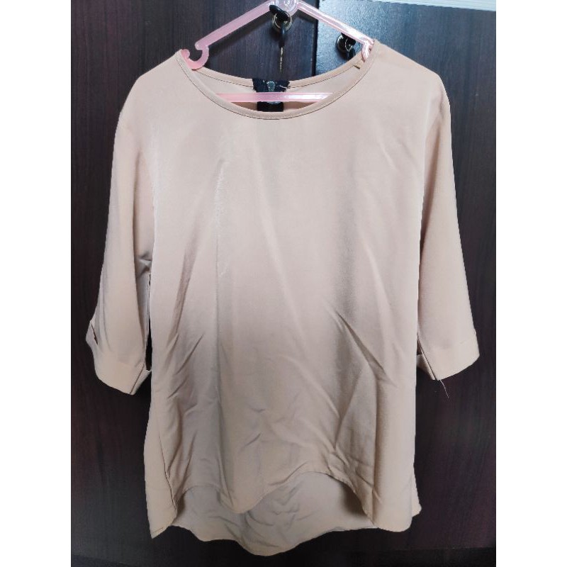 Preloved blouse warna coklat nude