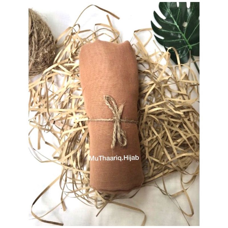 JILBAB PARIS PREMIUM ORIGINAL|| Hijab Segiempat Basic Jahit Tepi|| Kerudung Paris Premium Square Basic-Latte