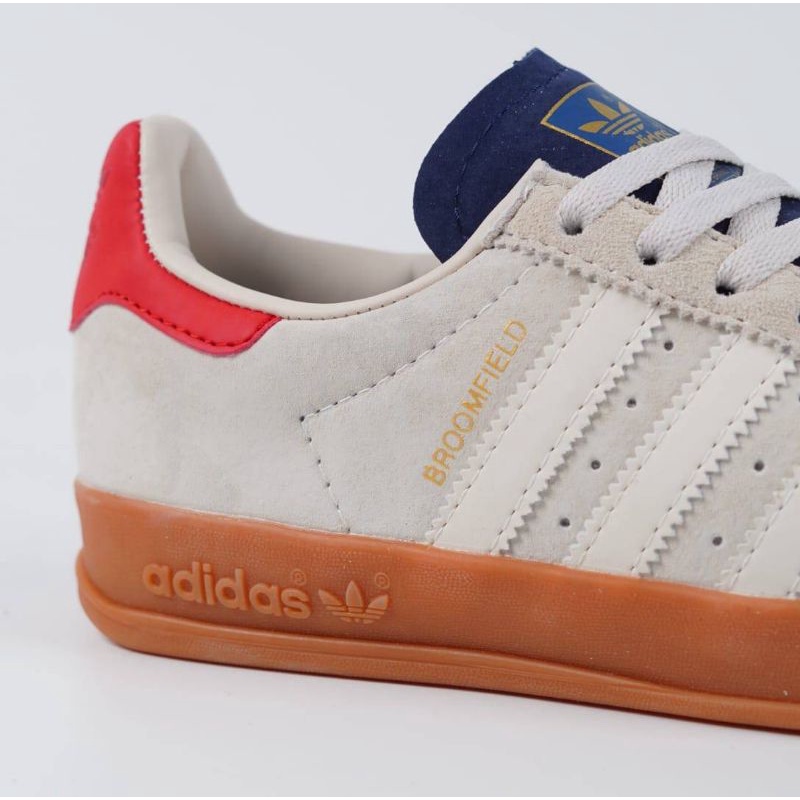 ADIDAS BROOMFIELD BEIGE BLUE RED GUM