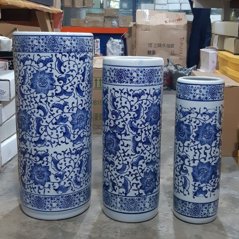 Jual tempat payung biru putih Jual pajangan keramik import Dekorasi rumah Guci Keramik