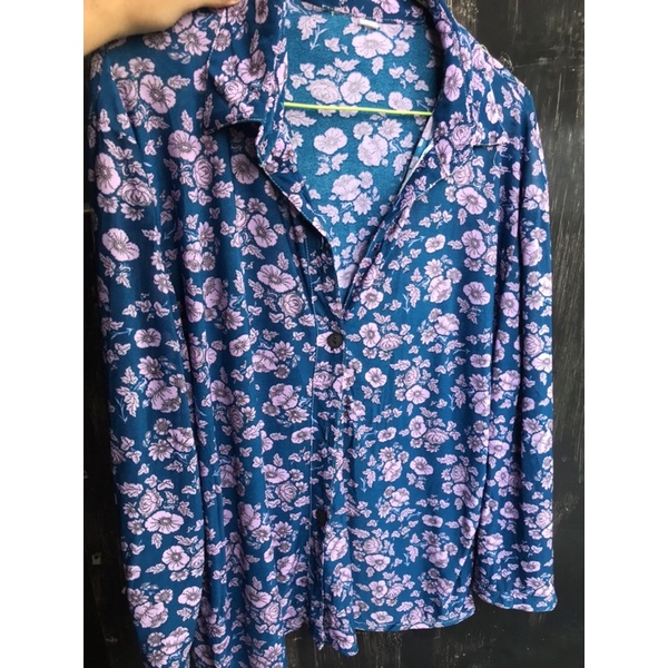 Blouse motif bunga bunga