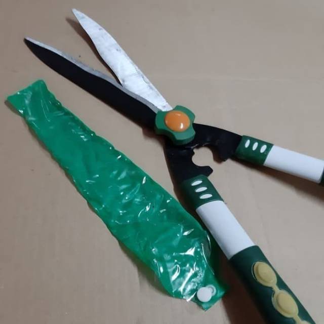 GUNTING RUMPUT/GUNTING TAMAN