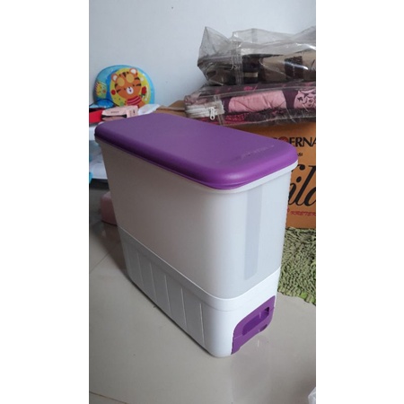 Rice box wadah beras tempat beras Tupperware