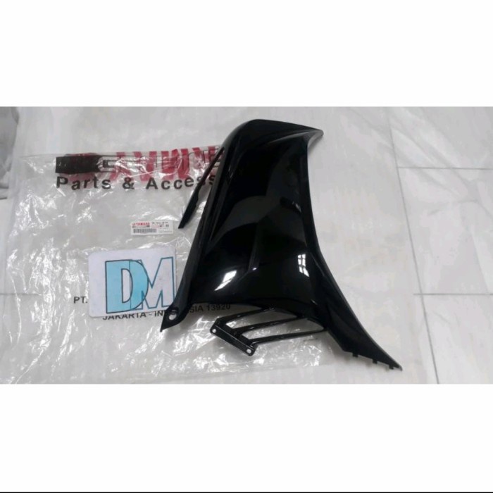 Sayap luar kanan Jupiter Mx new warna hitam original 50C-F8312-00-P0