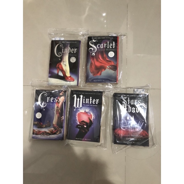 Lunar Chronicles - Marissa Meyer