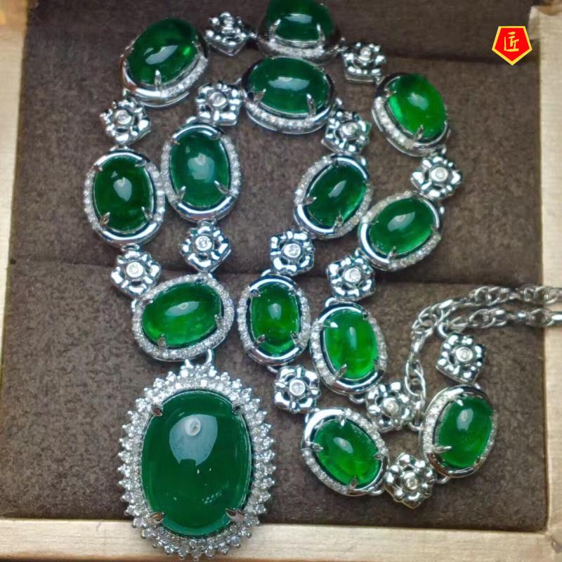 [Ready Stock]Emerald Necklace Mother's Day Gift Elegant Graceful