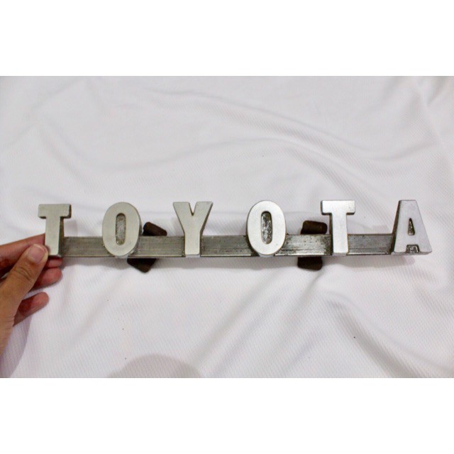 Land Cruiser FJ40 Front Grill Emblem (Emblem grill depan FJ40 Hardtop)