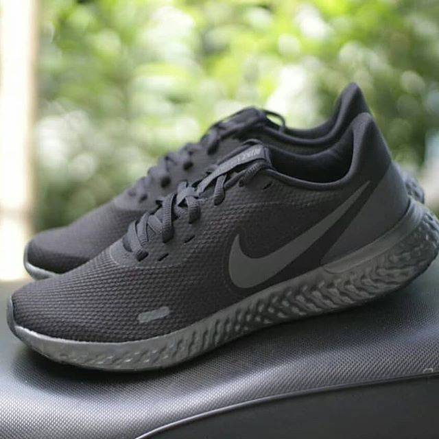 nike running full black