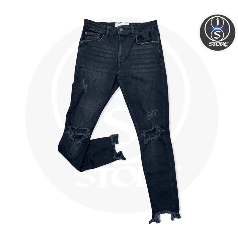 Ripped Jeans Berskha not Zara