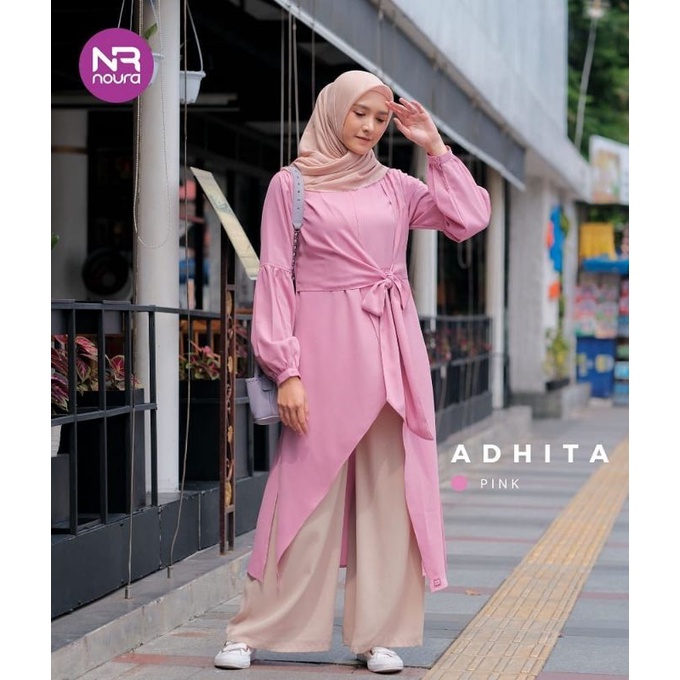 adhita set mom