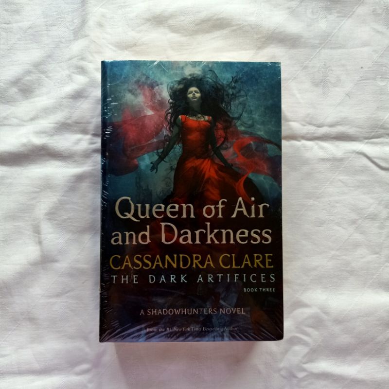 Queen of air and darkness