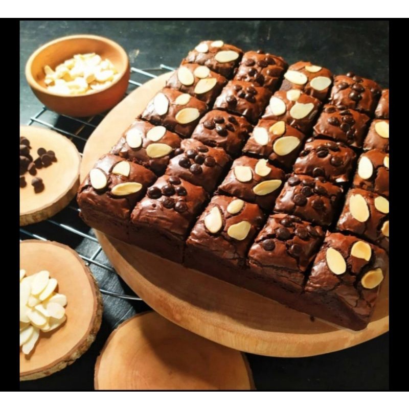 

Fudgy Brownies Ukuran 20x20 / Brownies Panggang Sekat