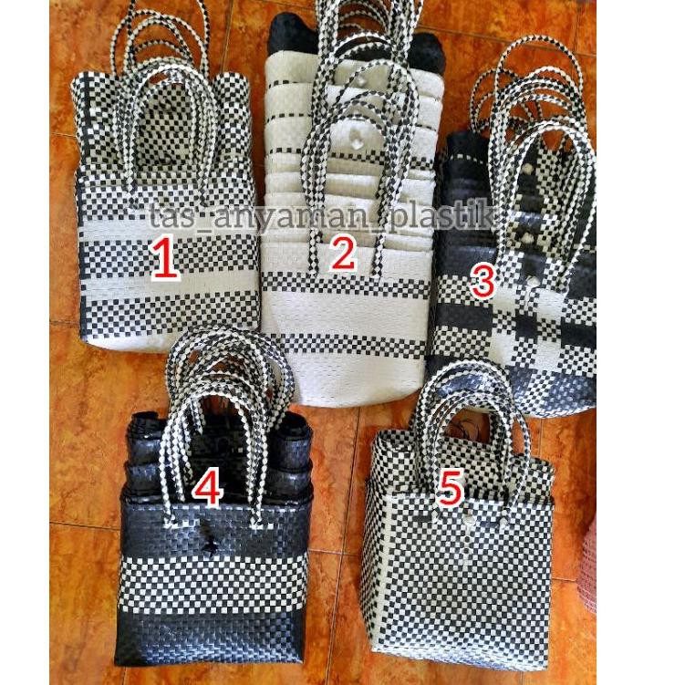 

TAS SOUVENIR ,TAS KERANJANG BELANJA MONOKROM SIZE L (KODE D8963)