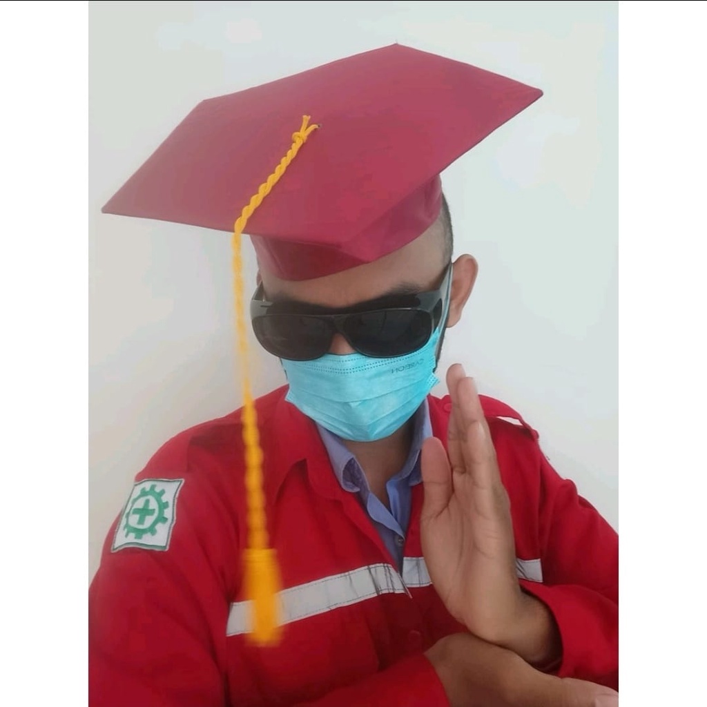 Topi Toga KAIN MERAH Tali Kuning Wisuda Grosir Ready Stock Pesan 100 pcs free ongkir baru TK SD SMP SMA Diploma Sarjana D3