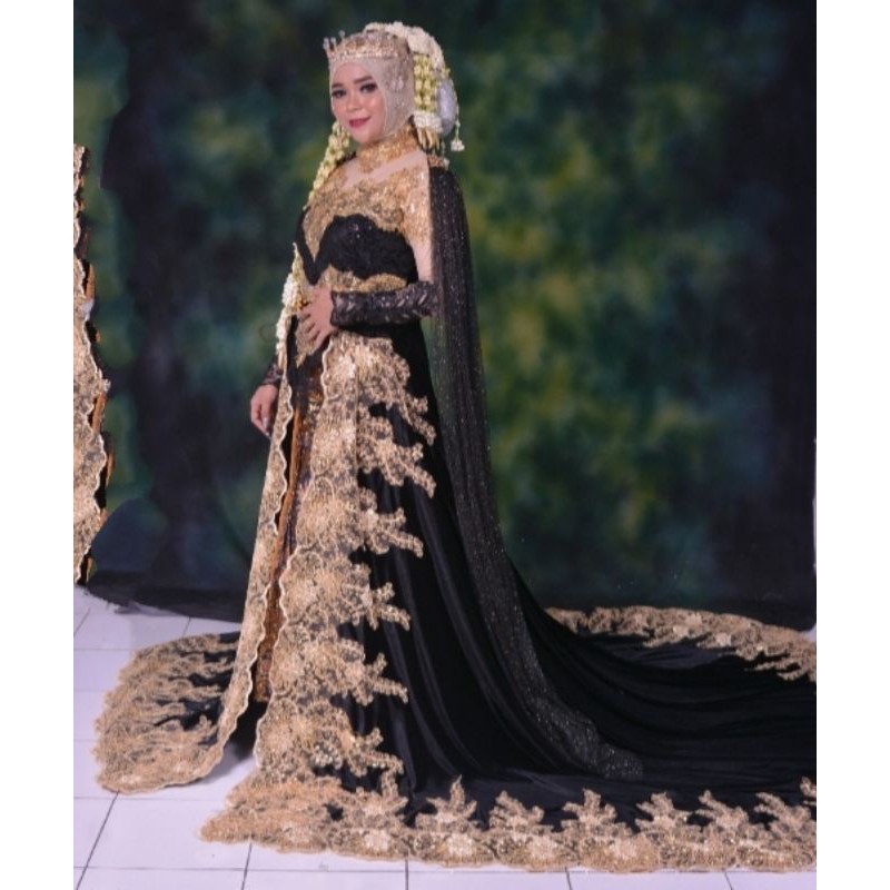 atasan kebaya plus ekor beludru