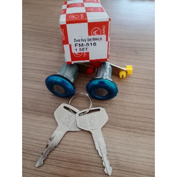 Kunci Pintu / Door Key Mobil Fuso FM 516 Merek Tenro 1 Set Kiri &amp; Kanan