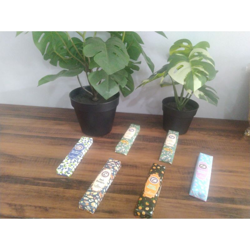 

Coklat Bar Almond 40gr (waroeng cokelat)