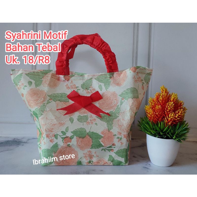 

TERLARIS TAS HAJATAN MOTIF TEBAL UKURAN 18x18 TAS BERKAT PET 18x18 TAS HAJATAN TEBAL UKURAN 18 TAS HAMPERS KECIL CANTIK MURAH
