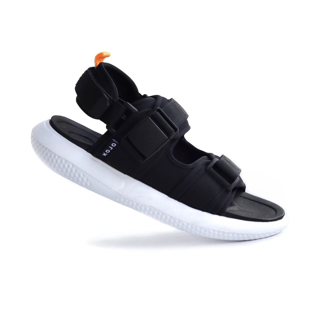 AKIRA BLACK ORIGINAL x KOJO Sandal Casual Hitam Pria Sendal Gunung Kasual Jalan Santai Harian Main Hangout Nongkrong Lebaran Traveling Fashion Distro Remaja Dewasa Outdoor Adventure Premium Travelling Footwear Tali 2 Strap Keren Terbaru Kekinian Branded