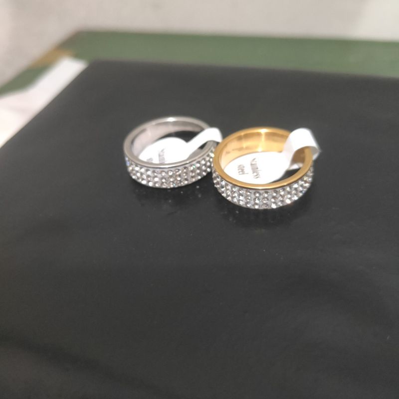 Cincin Wanita full mata berkilau titanium anti luntur terpopuler
