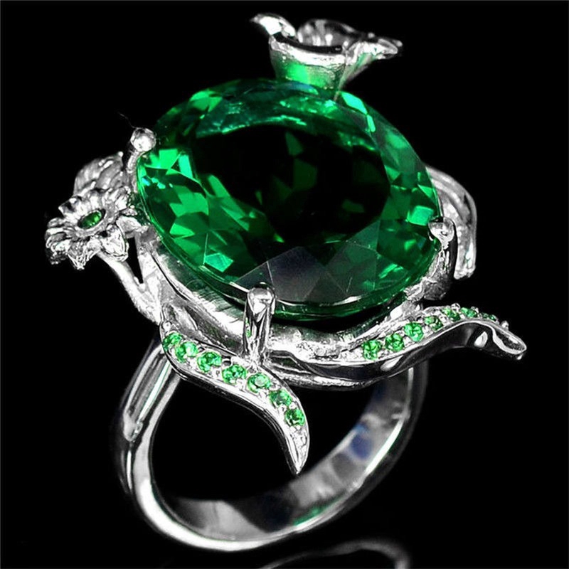 Fashion Bertatahkan Emerald Ring Kreatif