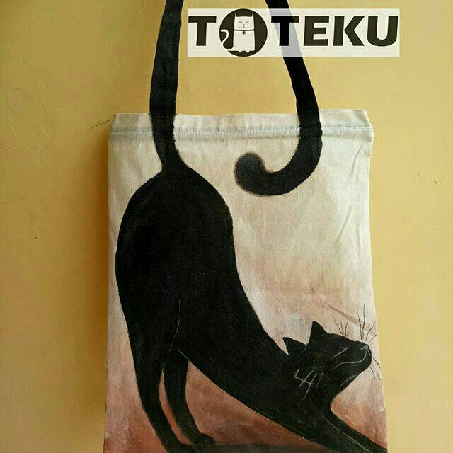 

Totebag kanvas lukis