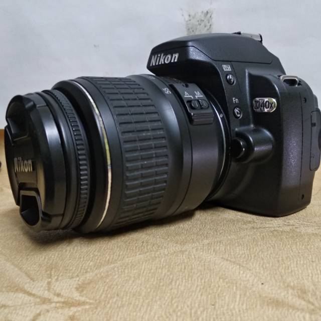 Nikon d40 lensa 18-55 mm free tas dan memory card