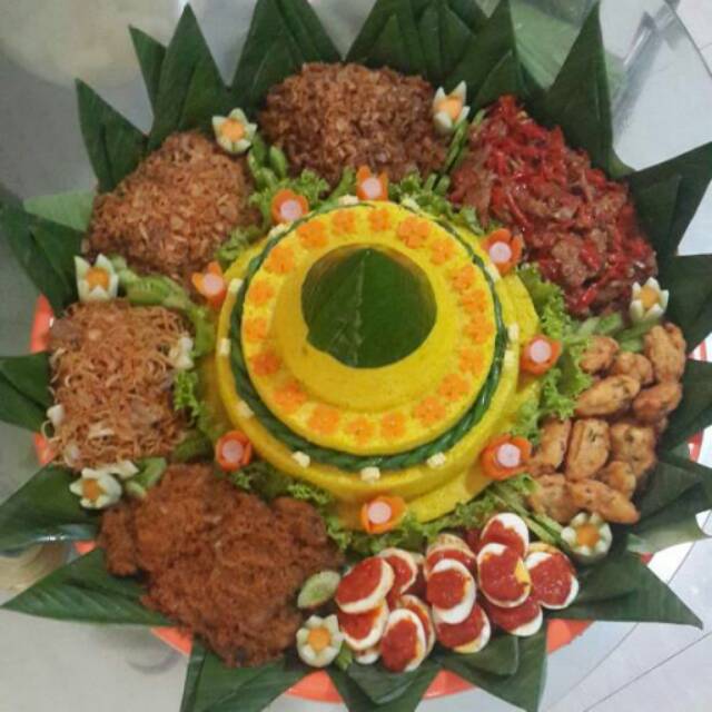 

Nasi Tumpeng