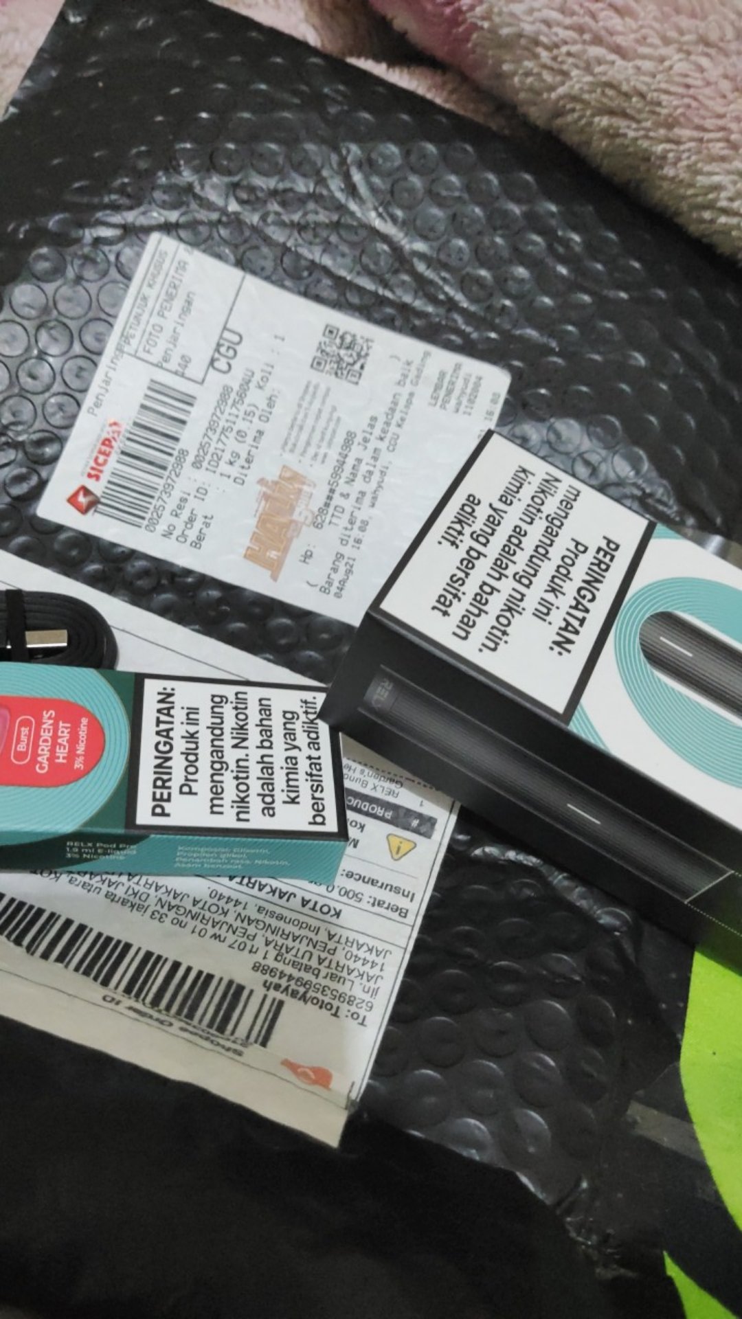 Relx Bundle Essential Black Device And Pods