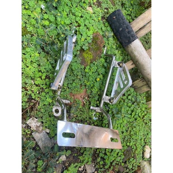 Pangkon Lampu Kupingan lampu Tulang Cnc Pesek Megapro Tiger