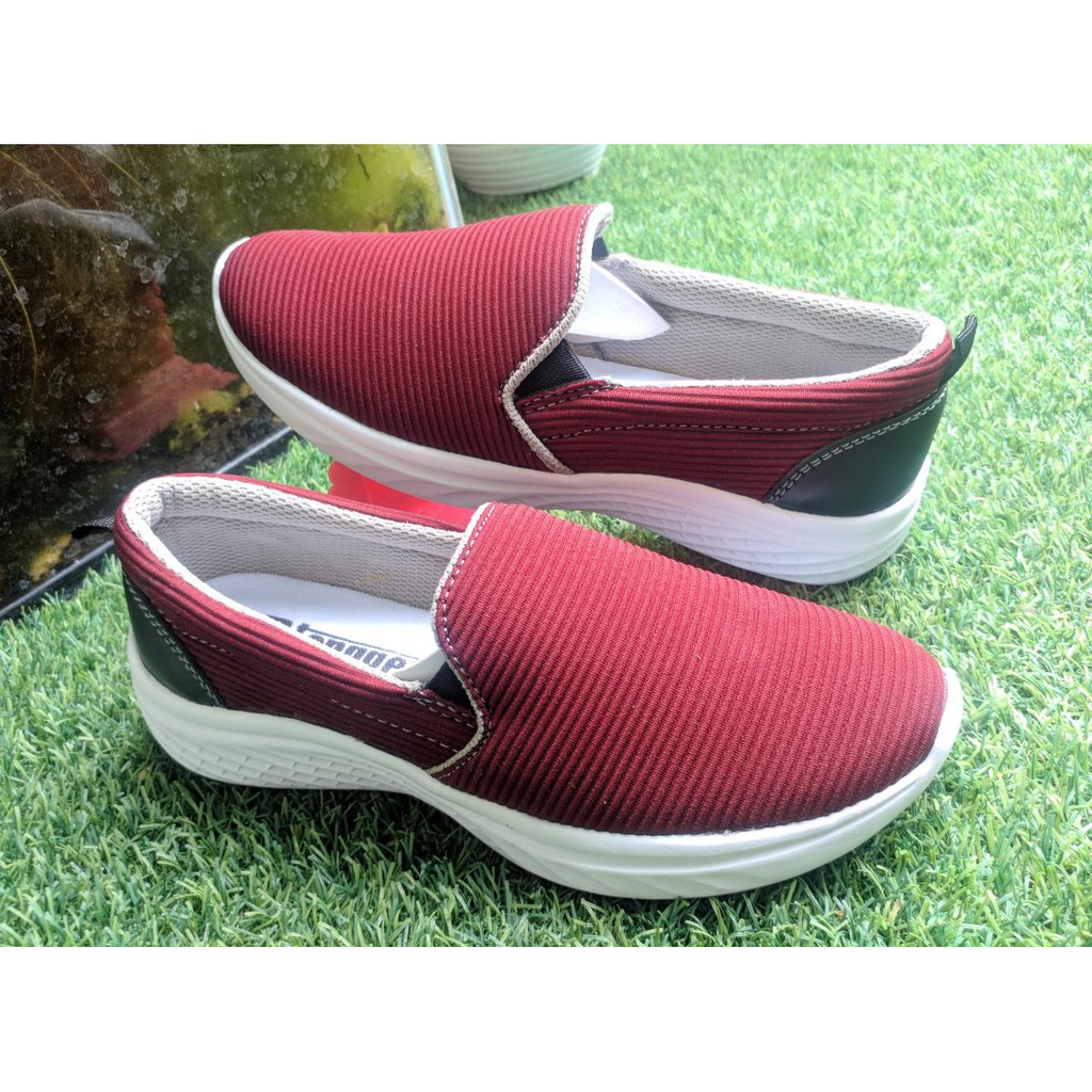 Andien Galerry Slip On Sepatu Wanita Slop Spatu Tanpa Tali Perempuan Sepatu Sekolah Cewek Terbaru Tengger BLO1 Sepatu Slip On Casual Pria Original Sepatu Sneakers Wanita Slip On All Black Slip On Pria Casual Sepatu Sneakers Kekinian 2022 Sepatu Sekolah