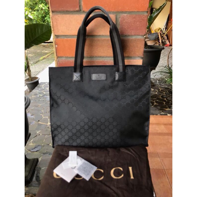 Tas Gucci Lightweight GG Nylon Tote Bag 