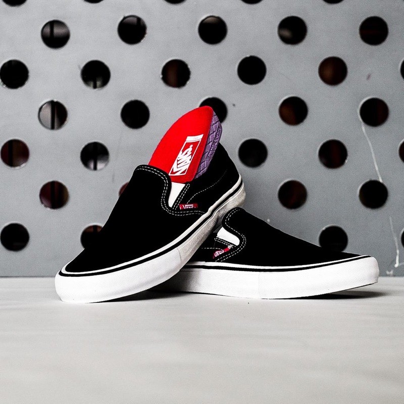 VANS SLIP ON PRO BLACK WHITE