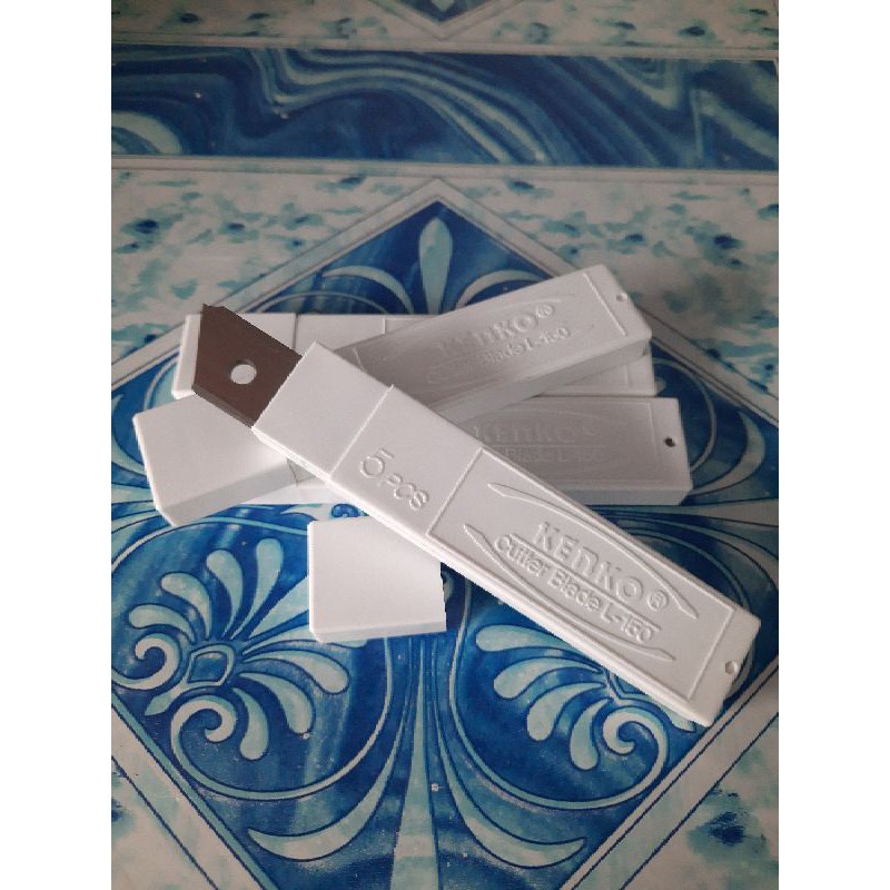 

Isi/Refill Cutter Kenko L-150 Besar
