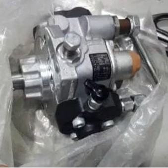 Supply Pump Injeksi Pump Bosh Pump KOBELCO SK200-8