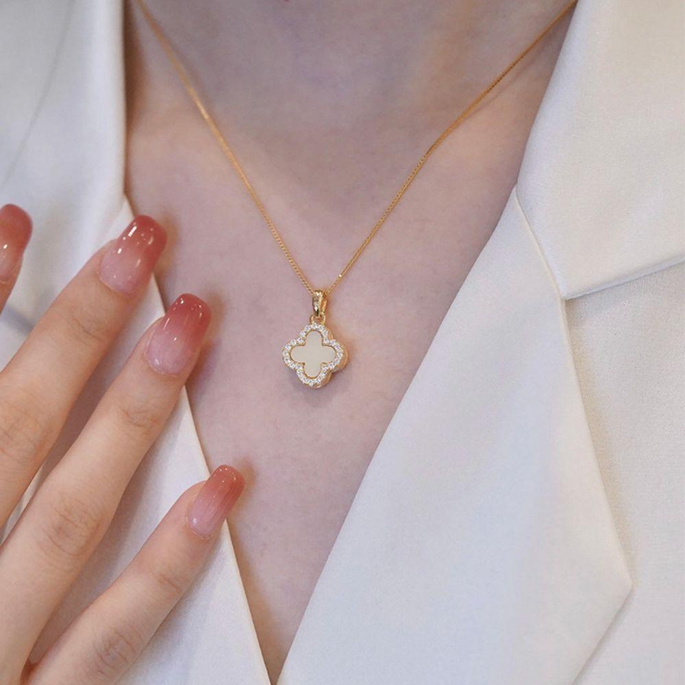 [Elegan] Clover Kalung Trendi Temperamen Indah Shell Keren Berlian Kalung Dua Sisi Wanita Kalung