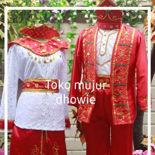 Set Pakaian Adat Maluku Lengkap untuk Pria dan Wanita