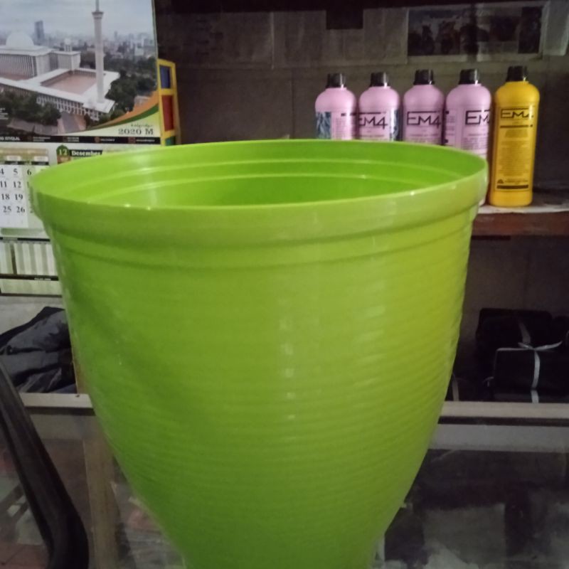 pot nkt lebah pyrus hijau