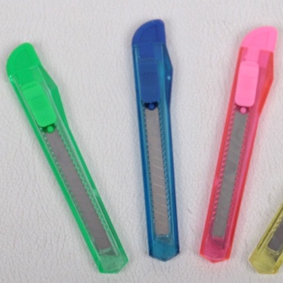 

Cutter Kecil/Pisau Cutter Carter Ukuran Kecil