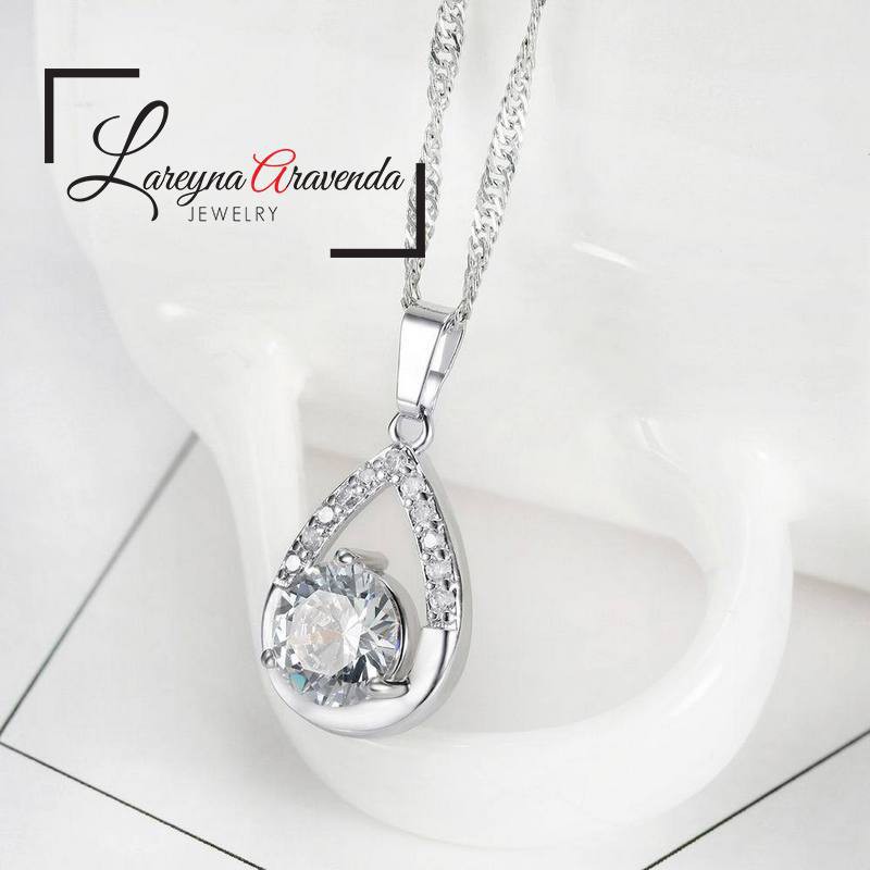 Kalung Wanita Titanium Liontin Kristal Crystal Anti Karat Non Alergi