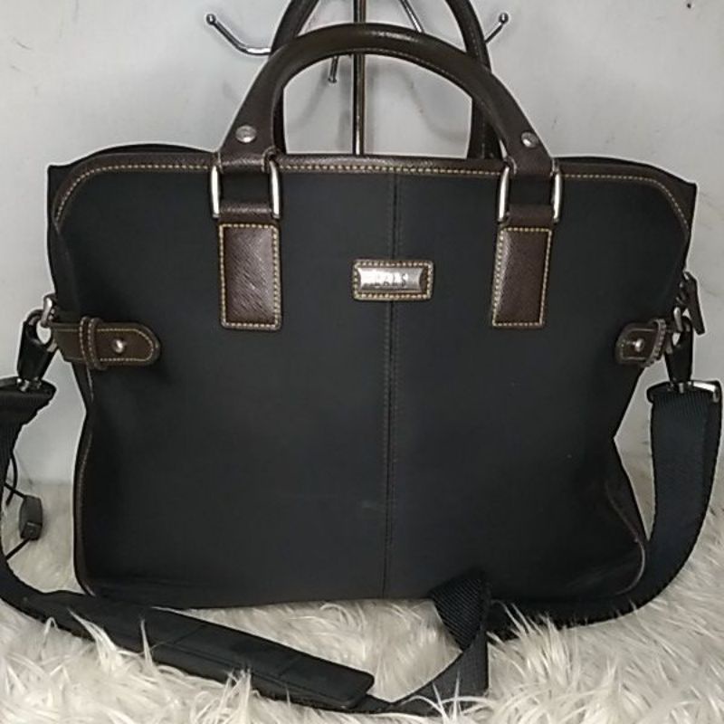Tas kerja / Tas Laptop / Preloved/ second Branded "DAKS"