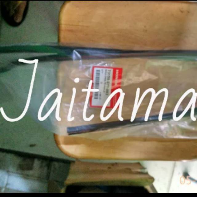 Karet kaca depan / kaca besar honda freed original